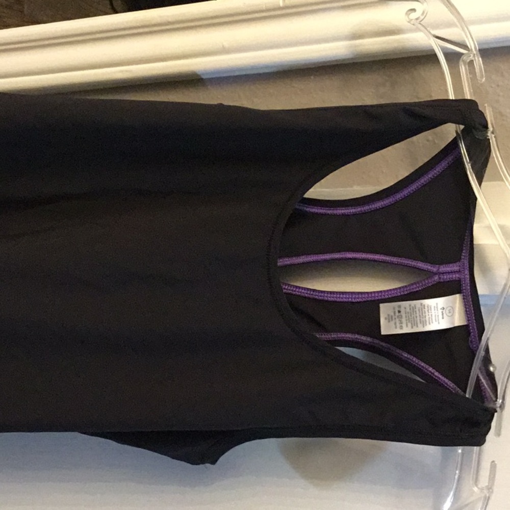 Ivivva sport tank lined in purple